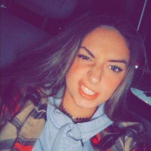 Meet your Posher, Lakin